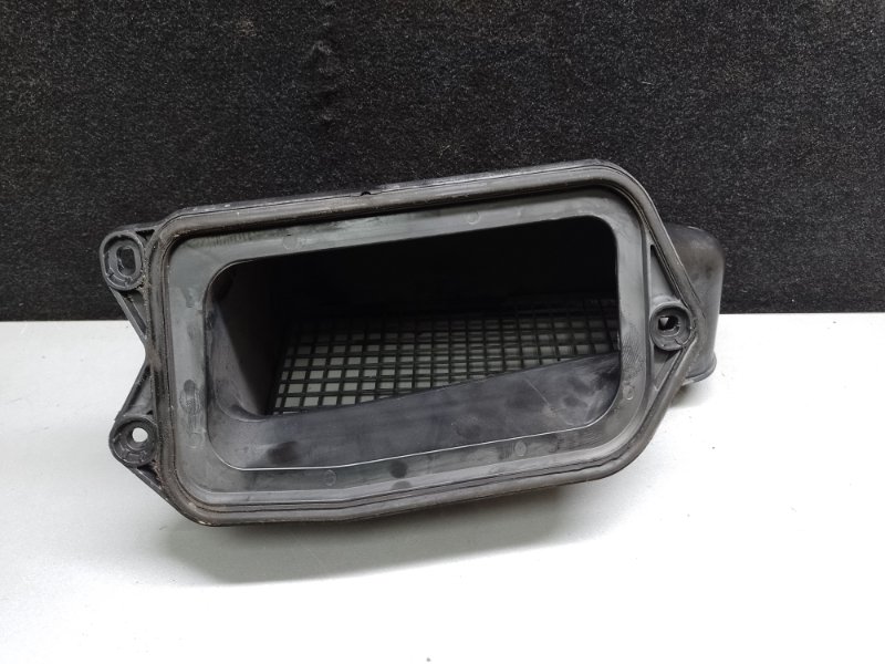 Воздухозаборник AUDI Q5 08-16 8R CPMB 2.0 TFSI Воздухозаборник AUDI Q5 08-16 8R CPMB 2.0 TFSI