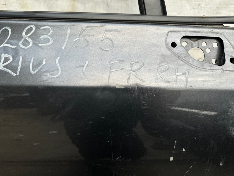 Дверь передняя правая PRIUS PLUS 11-14 Дверь передняя правая PRIUS PLUS 11-14