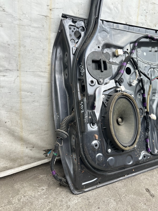 Дверь передняя правая PRIUS PLUS 11-14 Дверь передняя правая PRIUS PLUS 11-14