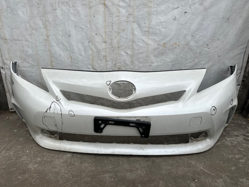 Бампер передний PRIUS PLUS 11-14