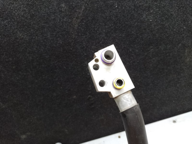 Трубка кондиционера Q5 08-16 2015 8R CPMB 2.0 TFSI Трубка кондиционера Q5 08-16 2015 8R CPMB 2.0 TFSI