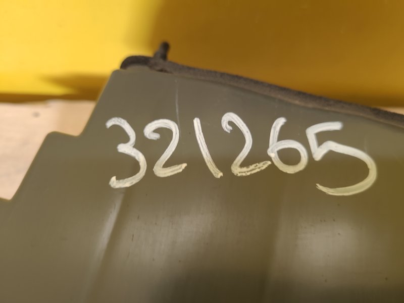 Фонарь внутренний правый IS250/350 13-20