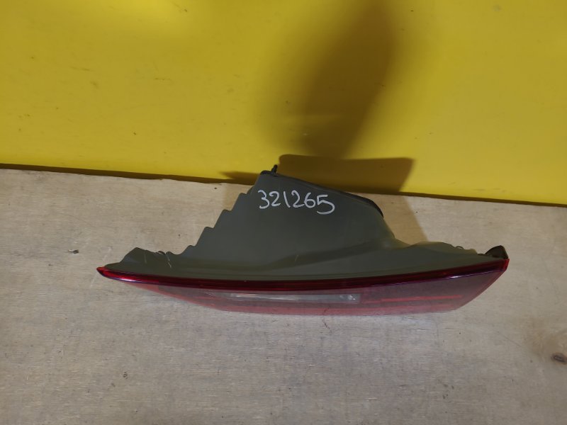 Фонарь внутренний правый IS250/350 13-20