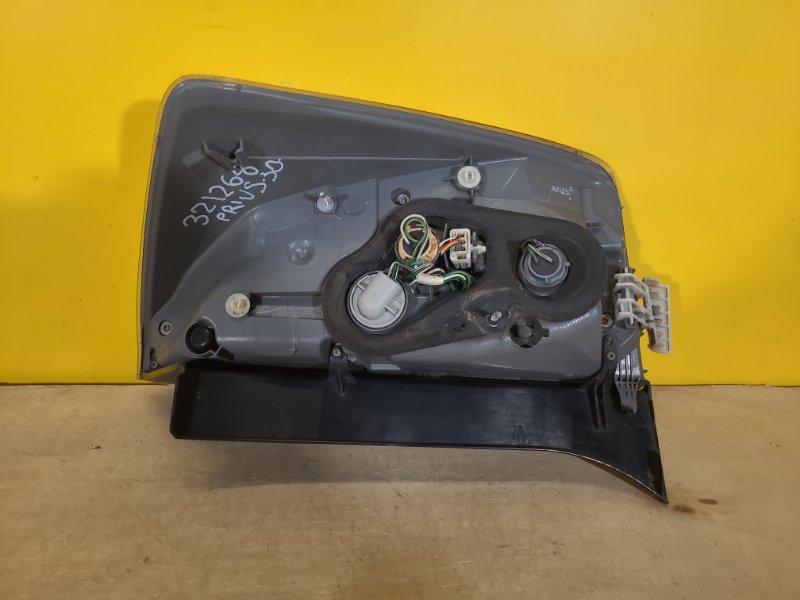 Фонарь наружный левый PRIUS - 30 09-17