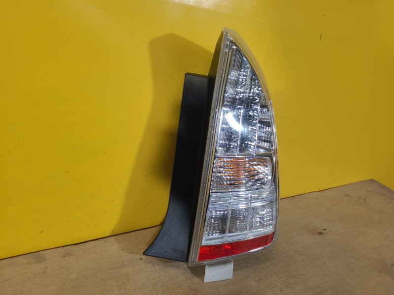 Фонарь наружный правый PRIUS - 30 09-17