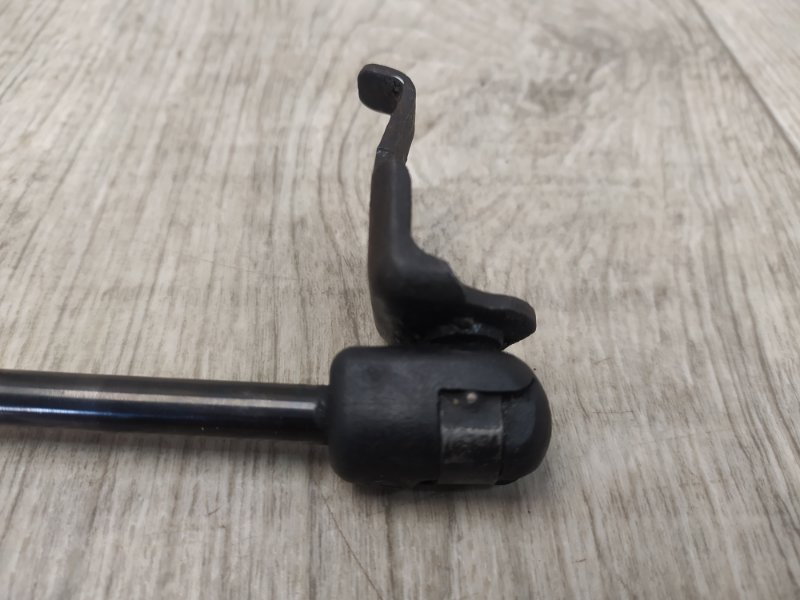 Амортизатор капота левый CAMRY 30 02-06 2002 ACV30L 2.4 2AZFE