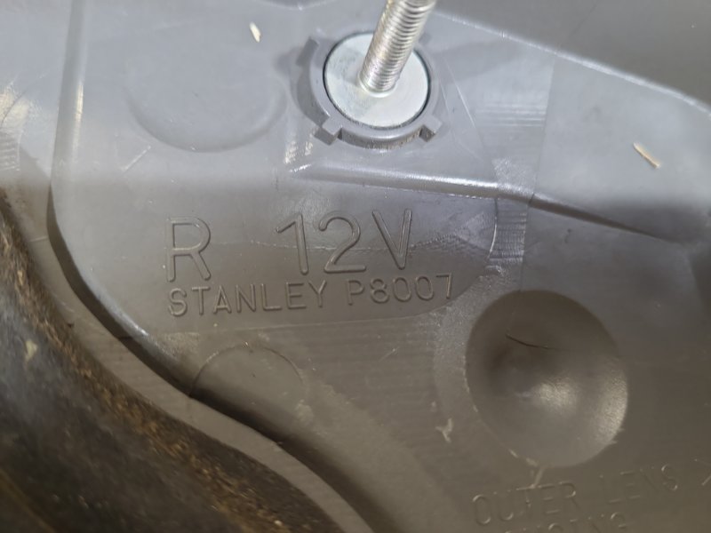 Фонарь наружный правый PRIUS - 30 09-17