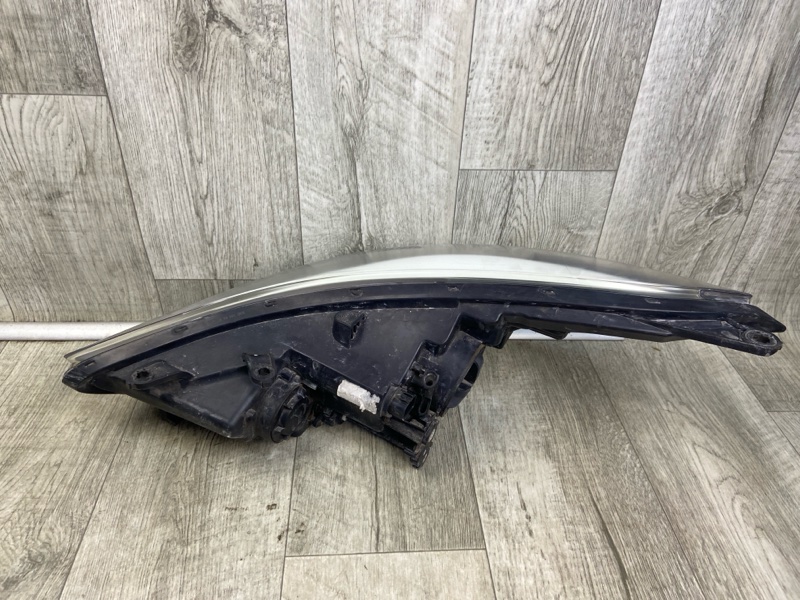 Фара правая HYUNDAI ELANTRA MD 10-15 1.8 G4NB