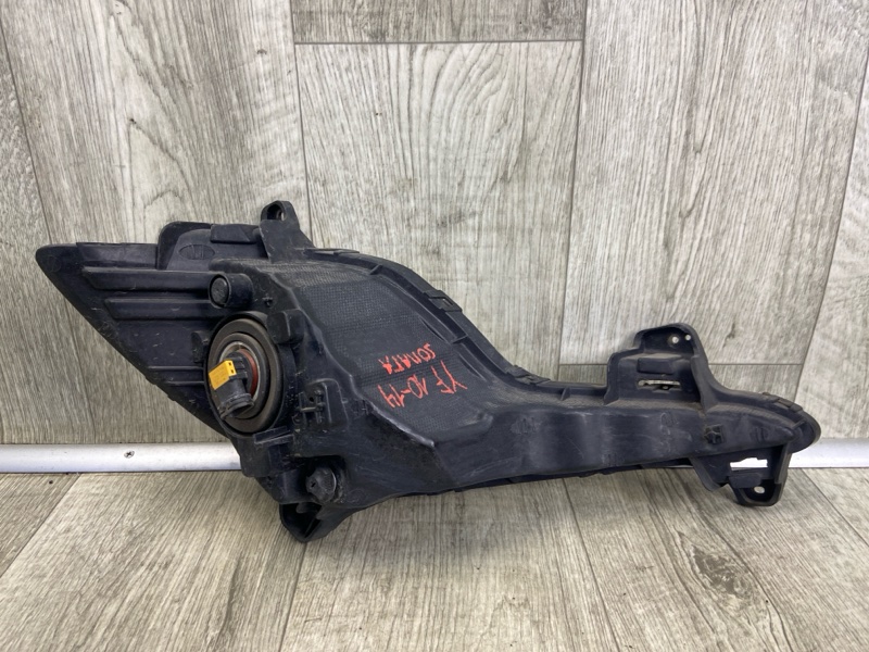 Фонарь противотуманный левый SONATA YF 10-14 YF