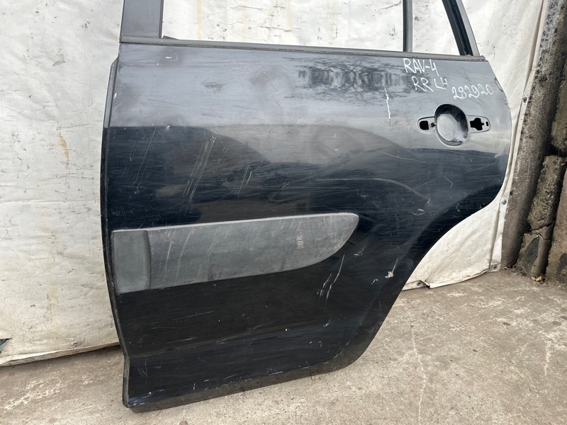 Дверь задняя левая RAV4 05-12