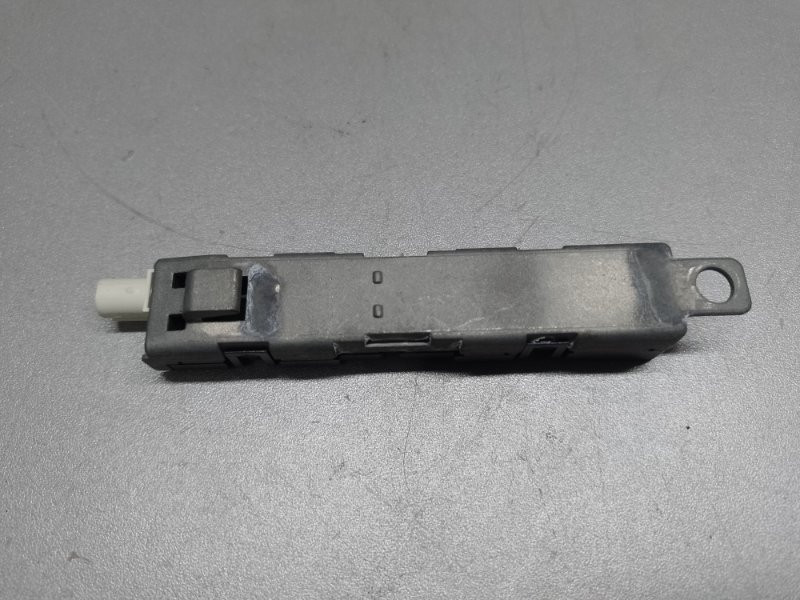 Усилитель антенны Q5 08-16 2015 8R CPMB 2.0 TFSI