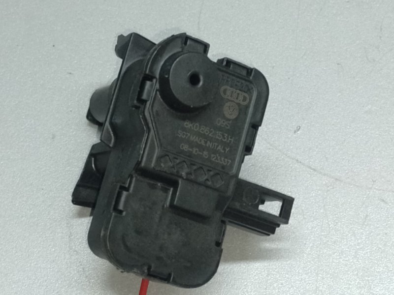 Привод открывания лючка бензобака AUDI Q5 08-16 8R CPMB 2.0 TFSI