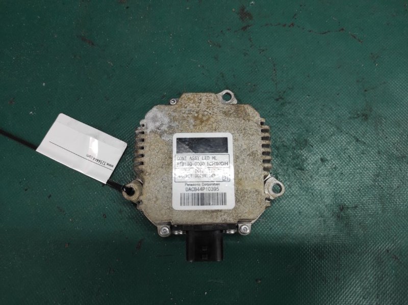 Блок розжига LED левый NISSAN LEAF 10-17 26055-8990A Б/У