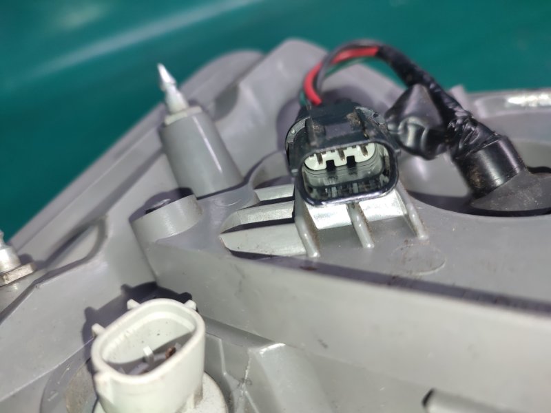 Фонарь наружный правый MDX (YD2) 06-13 Фонарь наружный правый MDX (YD2) 06-13