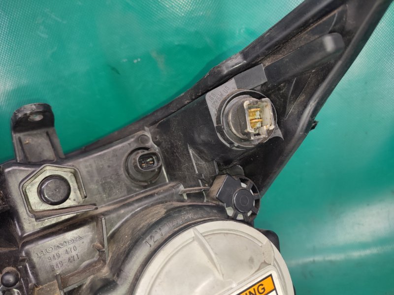 Фара правая MDX (YD2) 06-13