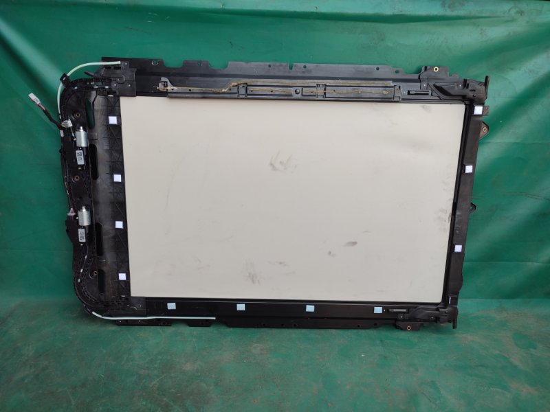 Стекло панорамной крыши CHEROKEE 14- 2016 2.4 ED8