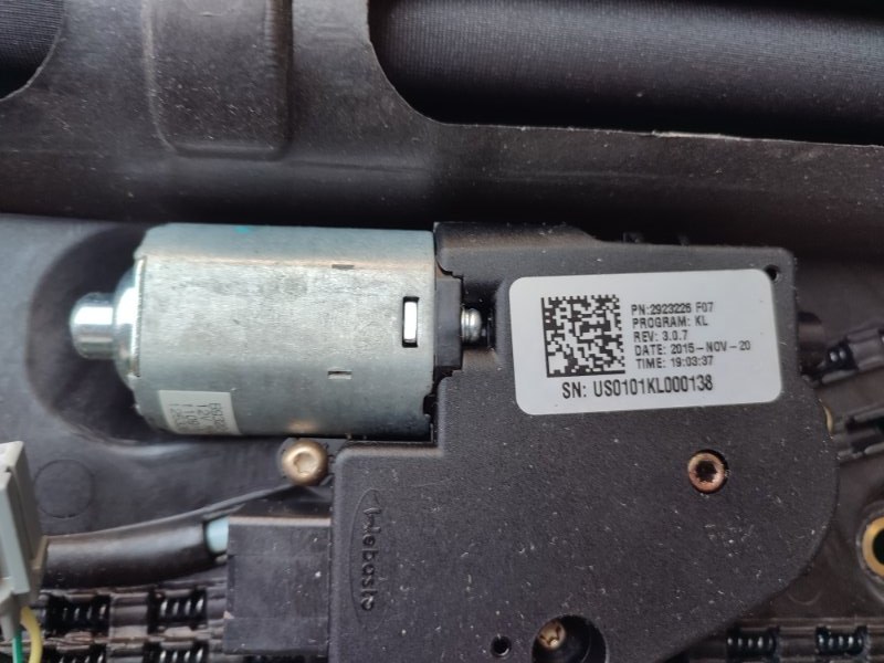 Стекло панорамной крыши CHEROKEE 14- 2016 2.4 ED8