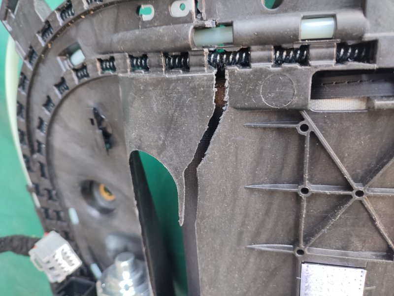 Стекло панорамной крыши CHEROKEE 14- 2016 2.4 ED8