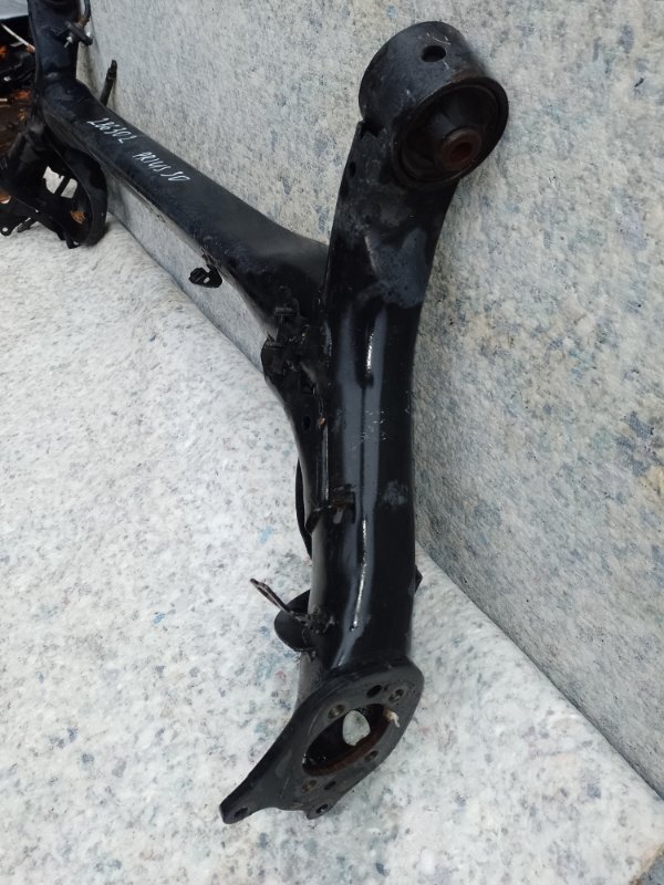 Балка задней подвески PRIUS - 30 09-17