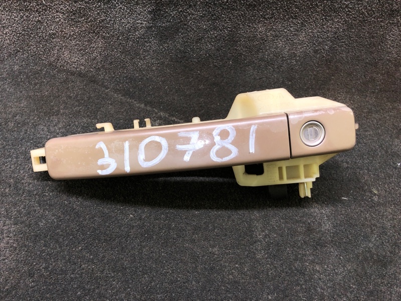 Запчасть ручка двери наружная передняя левая KIA SOUL PS 13-19 2016 1.6 G4FD 82651-B2010 Б/У Ручка двери наружная передняя левая KIA SOUL PS 13-19 2016 1.6 G4FD 82651-B2010 Б/У