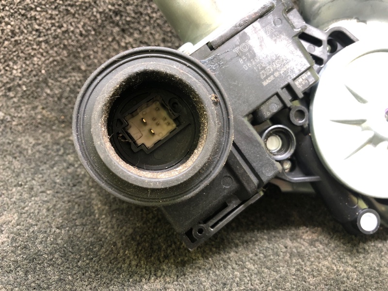 Стеклоподъемник передний правый TOYOTA PRIUS 16-