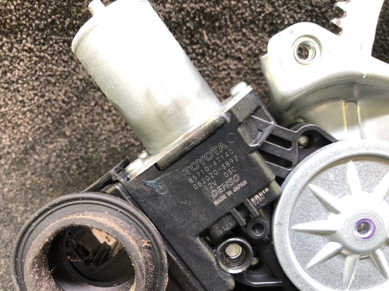 Стеклоподъемник передний правый PRIUS 16-