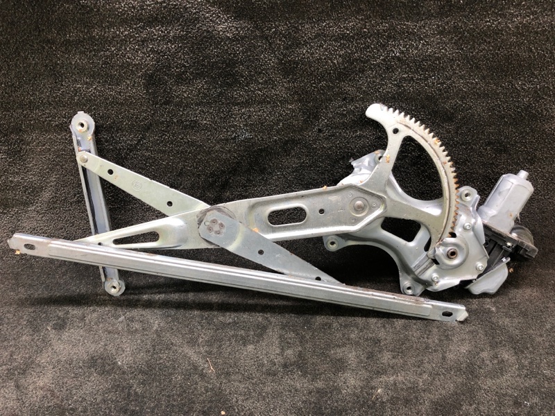 Стеклоподъемник передний правый PRIUS PLUS 11-14