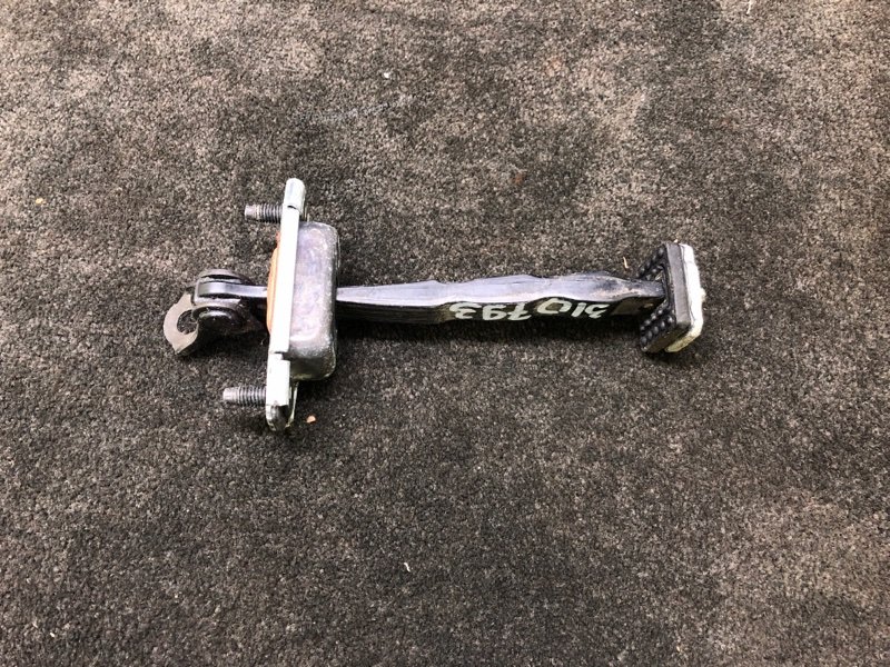 Ограничитель двери передний левый KIA SOUL PS 13-19 2016 1.6 G4FD 79380-B2000 Б/У