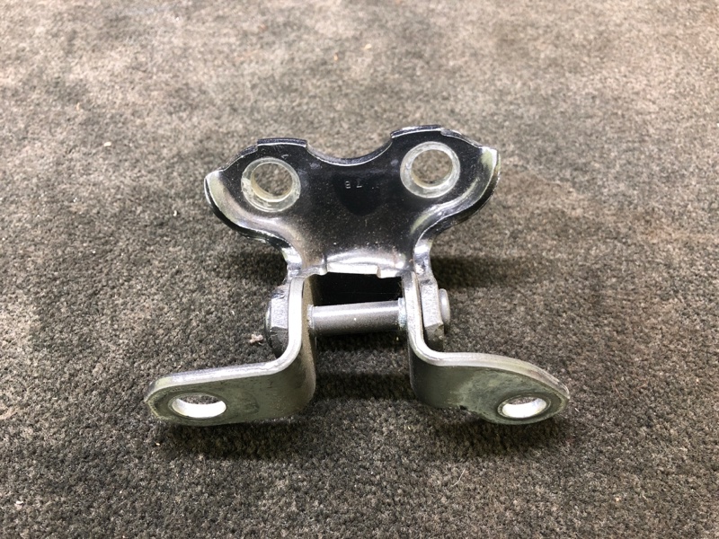 Петля двери верхняя задняя левая PRIUS 16- 2016 1.8 2ZRFXE