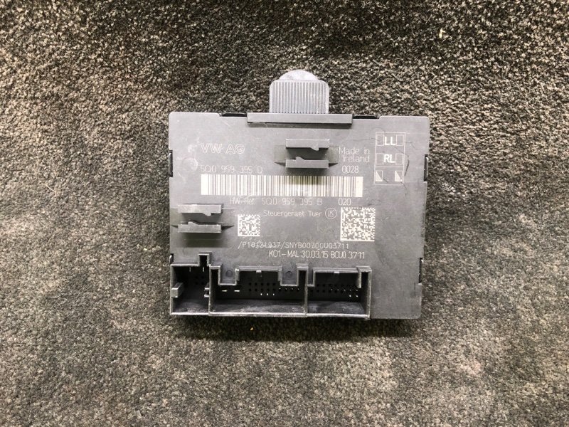 Блок управления дверей задний левый AUDI A3 (8V) 12–17 2015 CNTC 2.0 5Q0 959 595 D Б/У