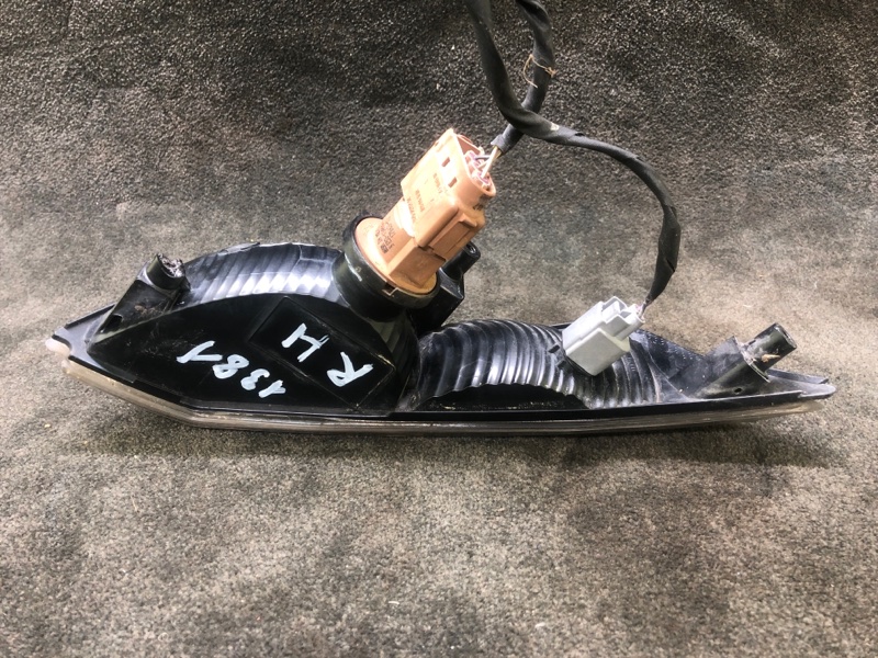 Повторитель поворота в бампер передний правый MUSTANG 15- 2017 3.7 C37PDED Повторитель поворота в бампер передний правый MUSTANG 15- 2017 3.7 C37PDED