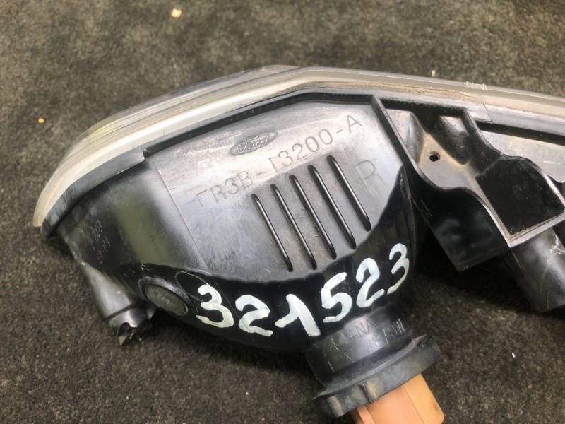 Повторитель поворота в бампер передний правый MUSTANG 15- 2017 3.7 C37PDED Повторитель поворота в бампер передний правый MUSTANG 15- 2017 3.7 C37PDED