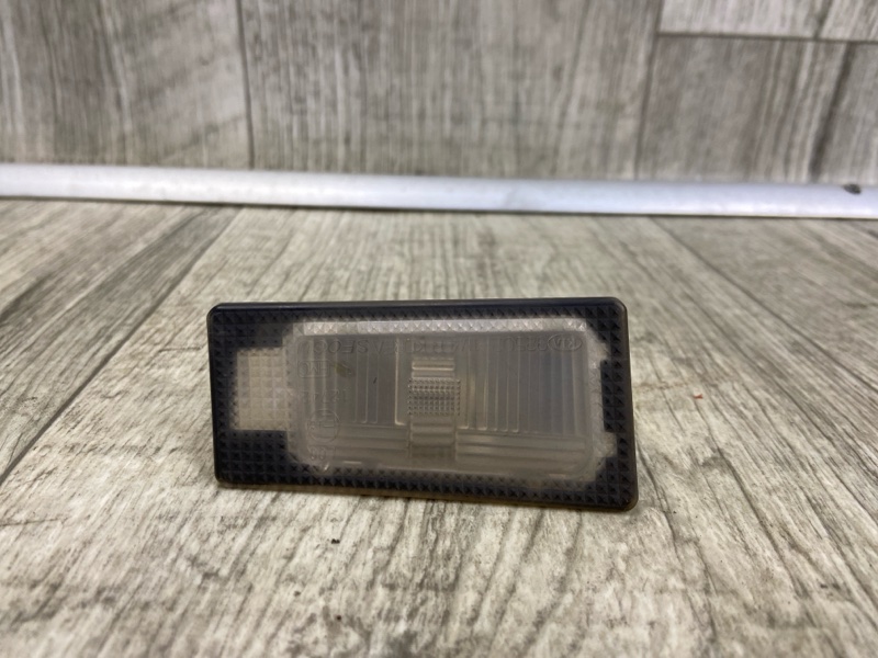 Подсветка номера правая HYUNDAI ELANTRA AD 16- 2018 2.0 G4NH 925021M400 Б/У