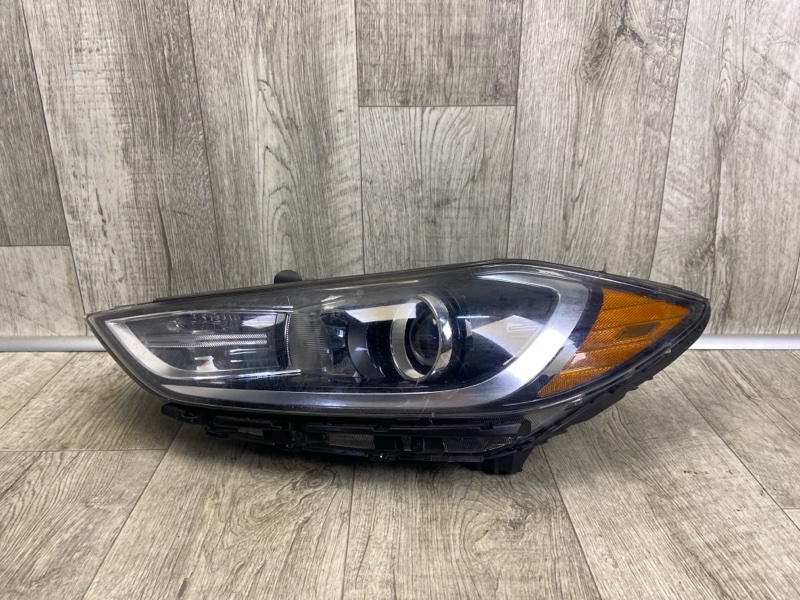 Фара левая ELANTRA AD 16- 2018 2.0 G4NH