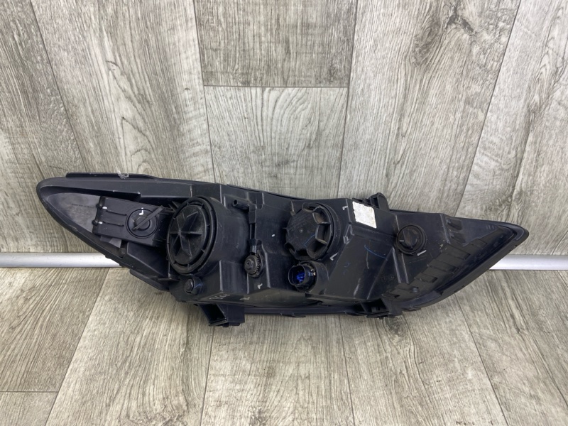 Фара левая ELANTRA AD 16- 2018 2.0 G4NH