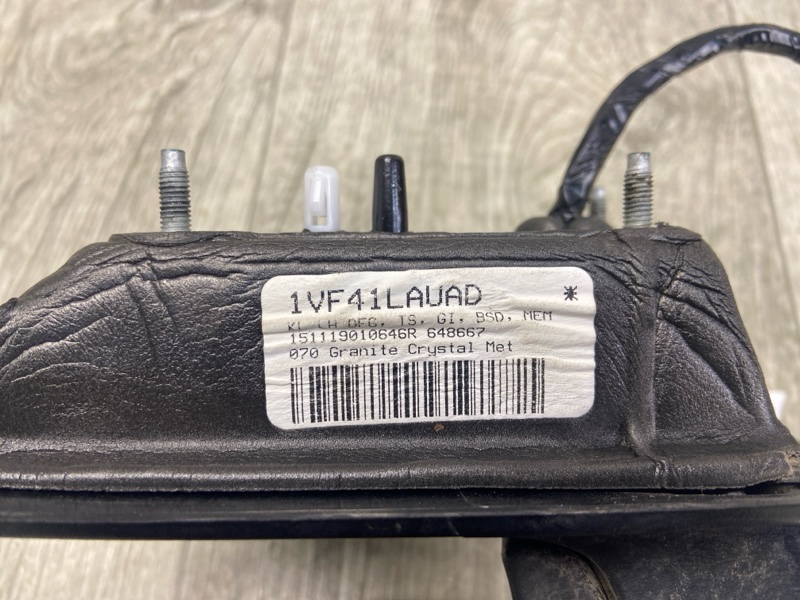 Зеркало левое CHEROKEE 14- 2016 2.4 ED8 Зеркало левое CHEROKEE 14- 2016 2.4 ED8