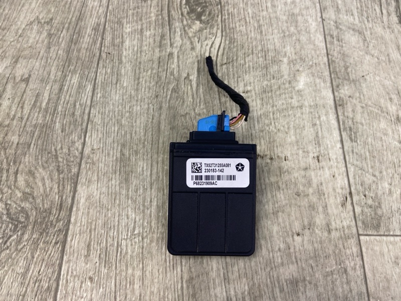 Камера переднего вида CHEROKEE 14- 2016 2.4 ED8 Камера переднего вида CHEROKEE 14- 2016 2.4 ED8