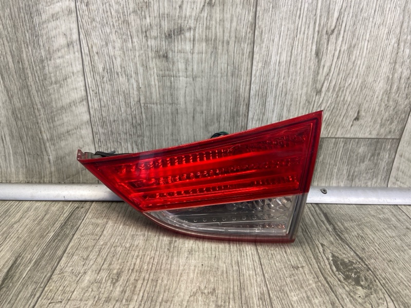 Фонарь внутренний правый HYUNDAI ELANTRA MD 10-15 MD 92404-3Y000 Б/У