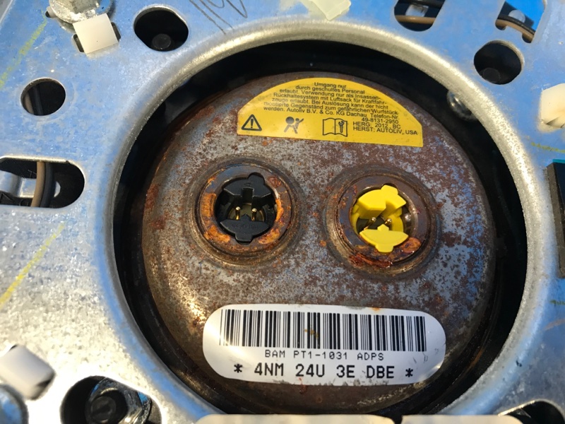 Подушка безопасности в руль 200 10-14 2012 2.4 ED3