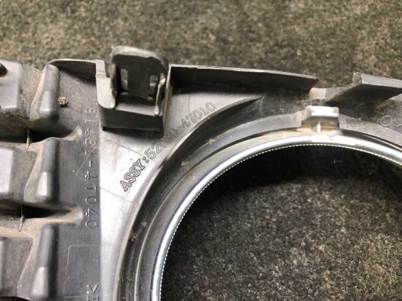 Накладка противотуманной фары правая PRIUS PLUS 11-14 Накладка противотуманной фары правая PRIUS PLUS 11-14