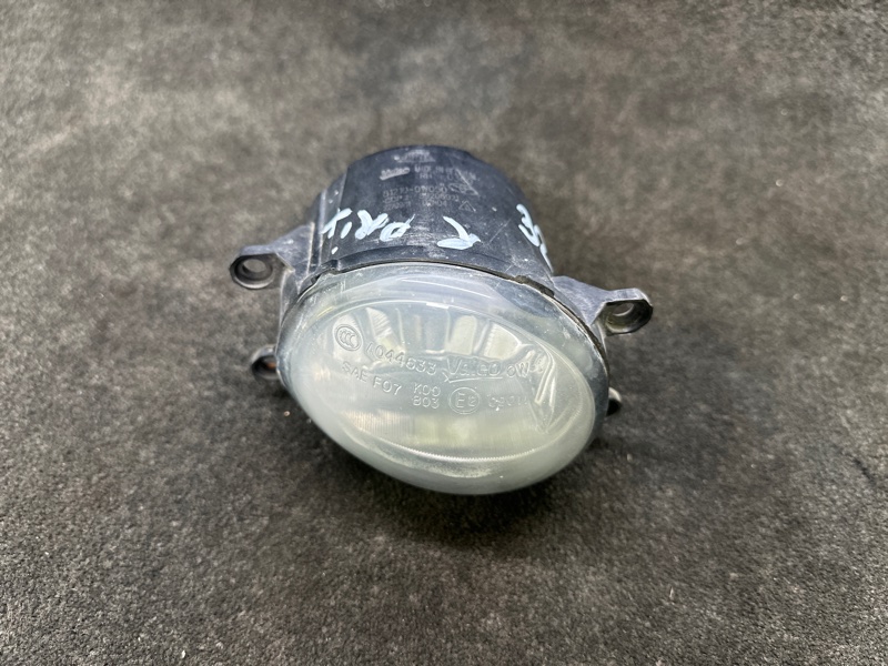 Противотуманная фара правая PRIUS PLUS 11-14