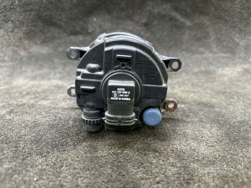 Противотуманная фара правая TOYOTA PRIUS PLUS 11-14