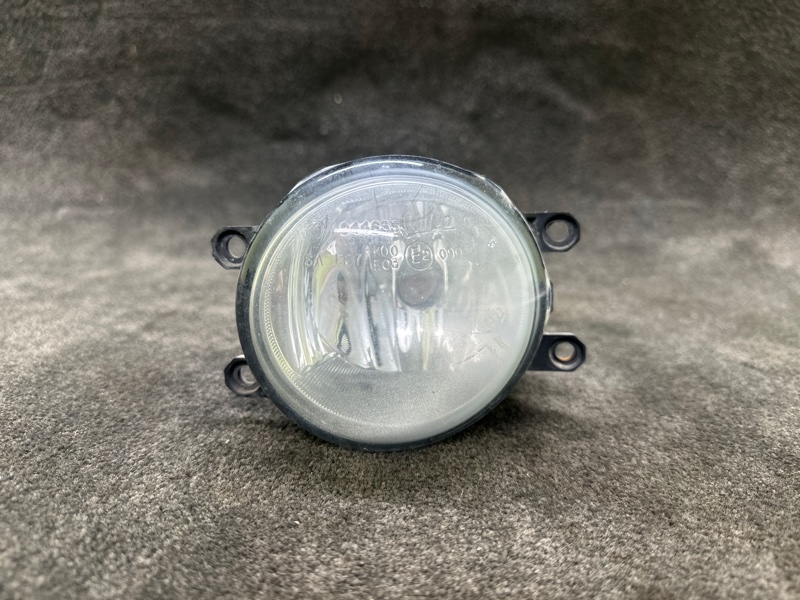 Противотуманная фара левая TOYOTA PRIUS PLUS 11-14 81220-0W040 Б/У