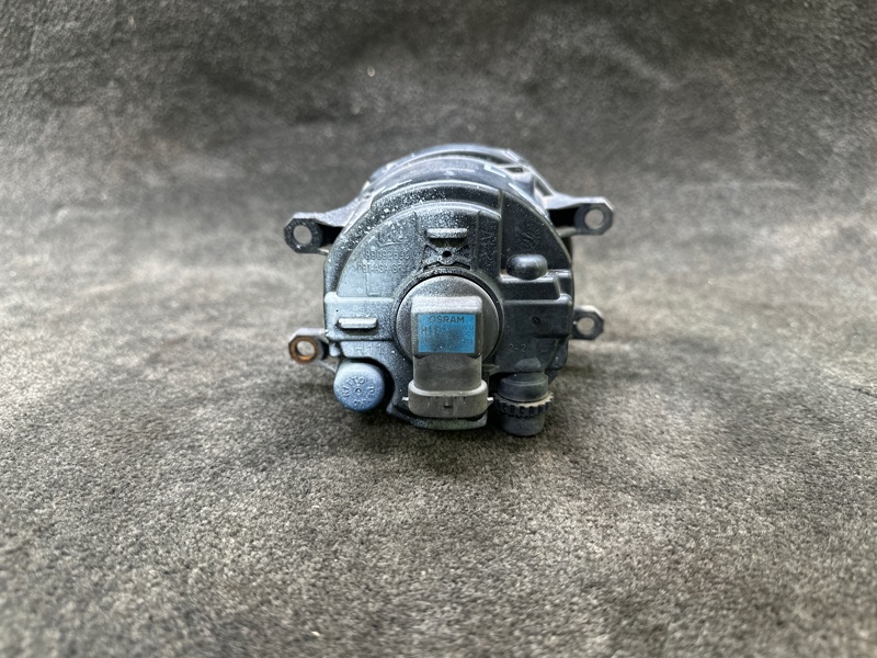 Противотуманная фара левая TOYOTA PRIUS PLUS 11-14