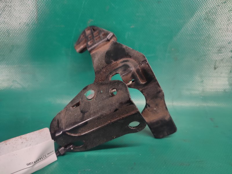 Крюк замка капота NISSAN LEAF 10-17