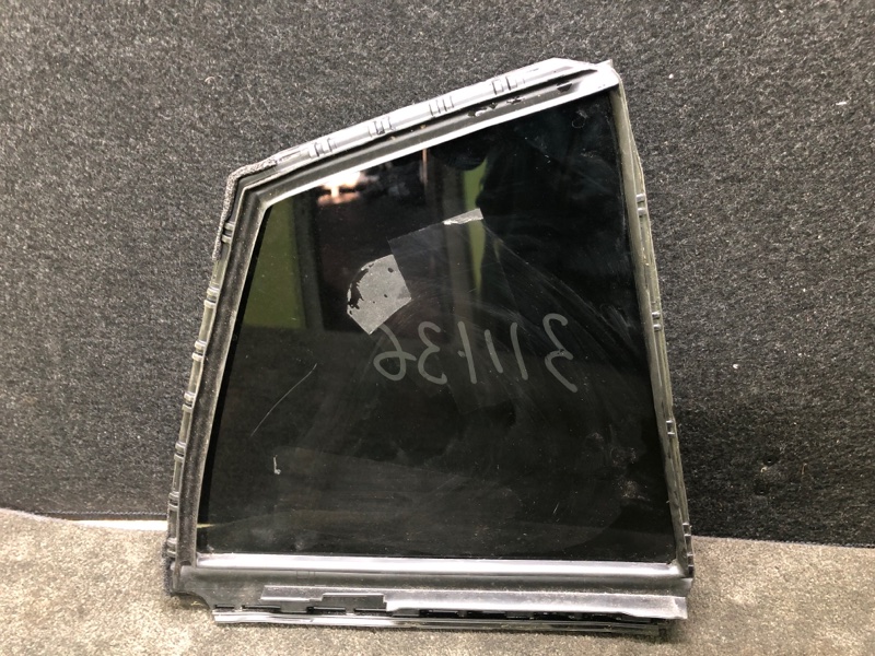 Стекло двери глухое заднее левое PRIUS 16- 2016 1.8 2ZRFXE Стекло двери глухое заднее левое PRIUS 16- 2016 1.8 2ZRFXE