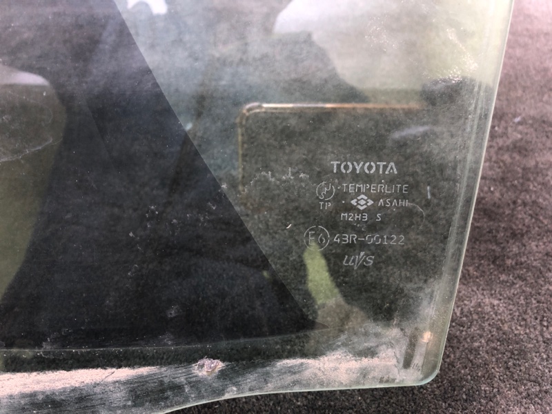 Стекло двери заднее левое TOYOTA RAV4 05-12 Стекло двери заднее левое TOYOTA RAV4 05-12