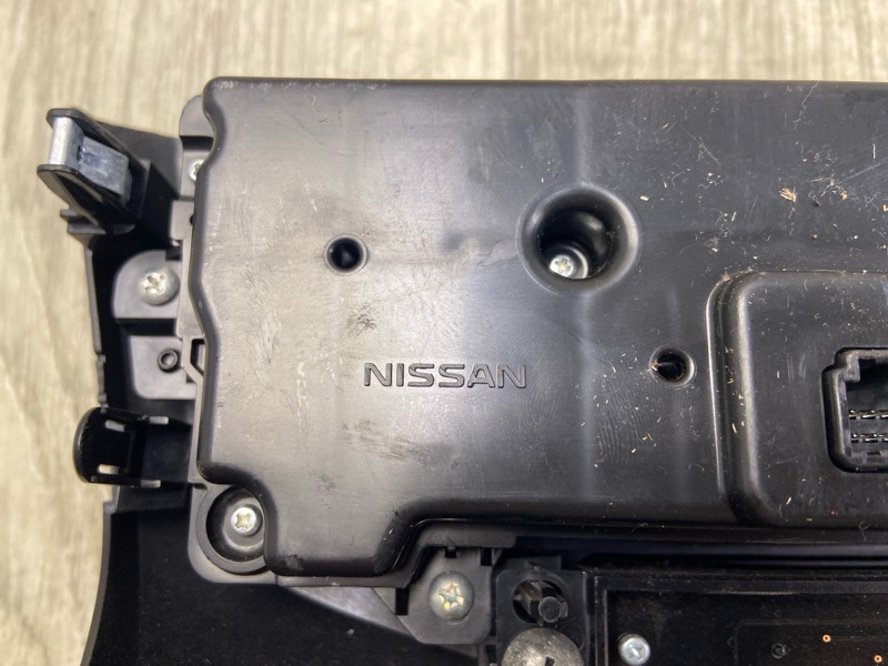 Блок управления печкой X-TRAIL/ROGUE T32 13-20 2017 2.5 QR25DE