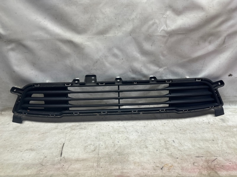 Решетка переднего бампера MITSUBISHI OUTLANDER GF 12- 2013 2.4 6402A233 Б/У