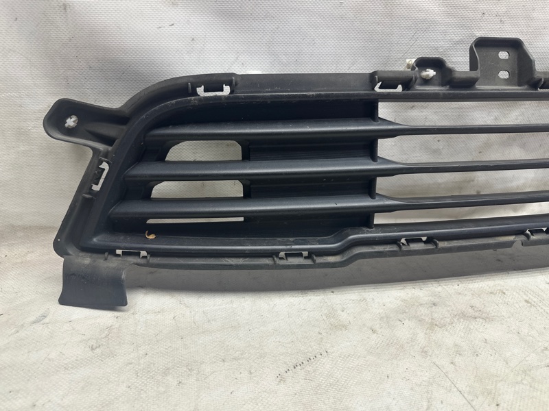 Решетка переднего бампера MITSUBISHI OUTLANDER GF 12- 2.4